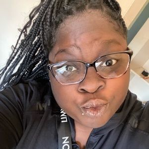 Meet your Posher, Simone